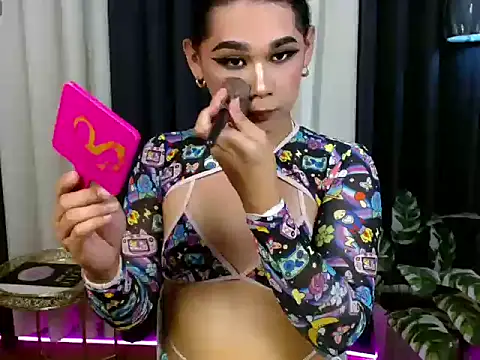 Snapshot of Kiethmadison_Miller chatting on 09-21-25, 01:57 Kiethmadison Miller online show from 09-21-25, 01:57