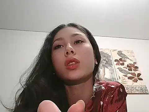 Snapshot of Lunavyn chatting on 10-27-25, 11:58 Lunavyn online show from 10-27-25, 11:58