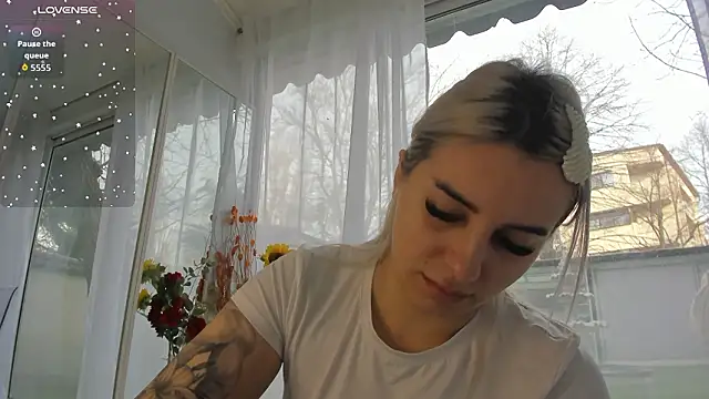 Ella Vee online show from 03-18-26, 06:16