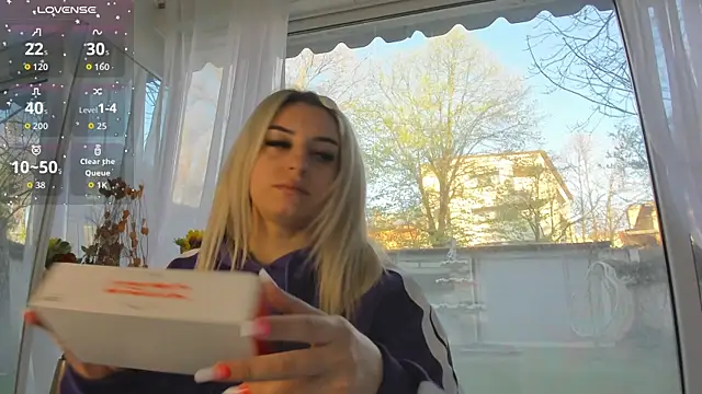 Ella Vee online show from 04-09-26, 04:56