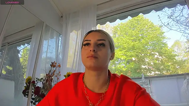 Ella Vee online show from 04-23-26, 05:19