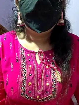 luci-queen online show from 10-08-25, 06:00