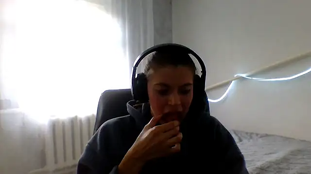 Snapshot of CutieAnny chatting on 09-12-25, 04:34 CutieAnny online show from 09-12-25, 04:34