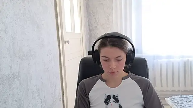 Snapshot of CutieAnny chatting on 10-08-25, 04:32 CutieAnny online show from 10-08-25, 04:32