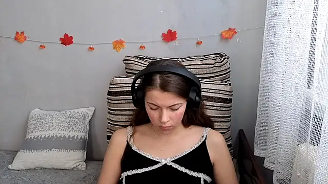 Snapshot of CutieAnny chatting on 10-25-25, 06:10 CutieAnny online show from 10-25-25, 06:10