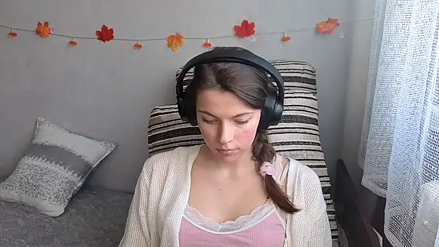 Snapshot of CutieAnny chatting on 10-30-25, 05:42 CutieAnny online show from 10-30-25, 05:42