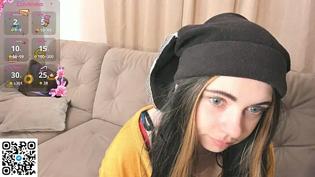 Snapshot of EvaBlimey chatting on 11-14-25, 04:55 EvaBlimey online show from 11-14-25, 04:55