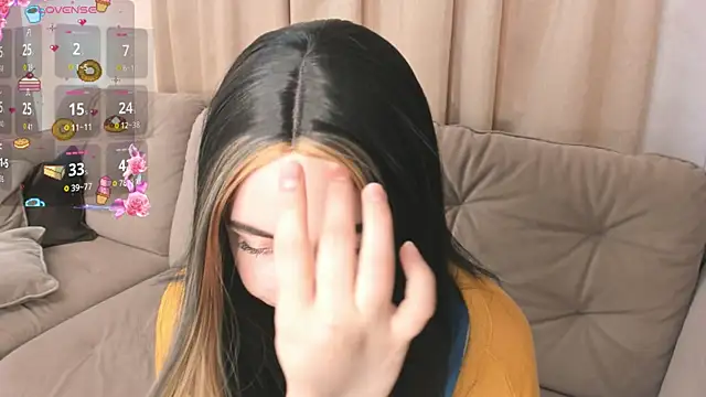 Snapshot of EvaBlimey chatting on 11-18-25, 05:23 EvaBlimey online show from 11-18-25, 05:23