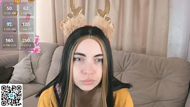 Snapshot of EvaBlimey chatting on 11-23-25, 06:13 EvaBlimey online show from 11-23-25, 06:13