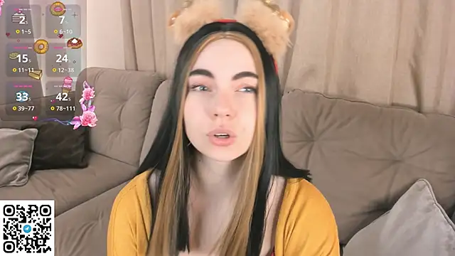 Snapshot of EvaBlimey chatting on 11-29-25, 05:43 EvaBlimey online show from 11-29-25, 05:43