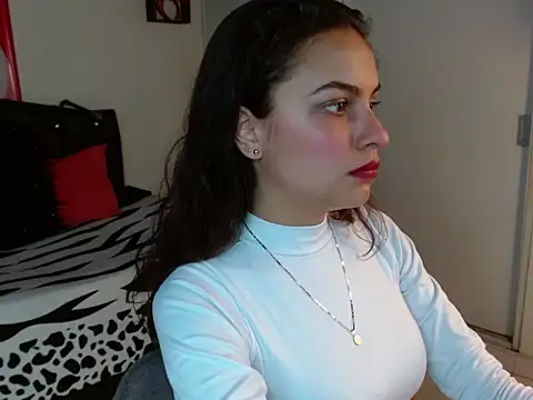 Skylovershot online show from 11-18-25, 02:43