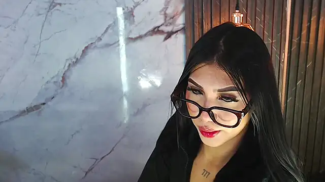 Snapshot of CamelyHott chatting on 05-22-26, 07:52 CamelyHott online show from 05-22-26, 07:52