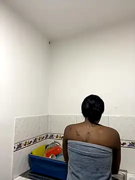 zaracollins01 online show from 09-12-25, 05:24