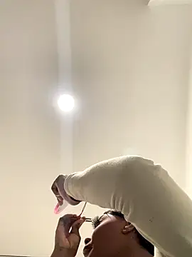 zaracollins01 online show from 11-10-25, 02:05