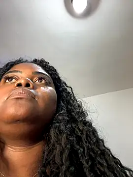 LunaSthena online show from 11-21-25, 10:52