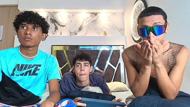 YOUNGS GUYS online show from 09-29-25, 07:19