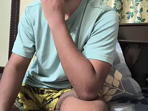 Snapshot of hunk7714 chatting on 11-23-25, 05:46 hunk7714 online show from 11-23-25, 05:46