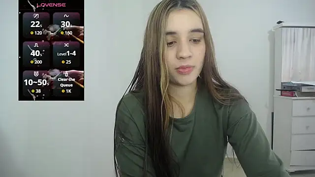 Snapshot of Ambar_lynn chatting on 10-17-25, 06:54 Ambar lynn online show from 10-17-25, 06:54