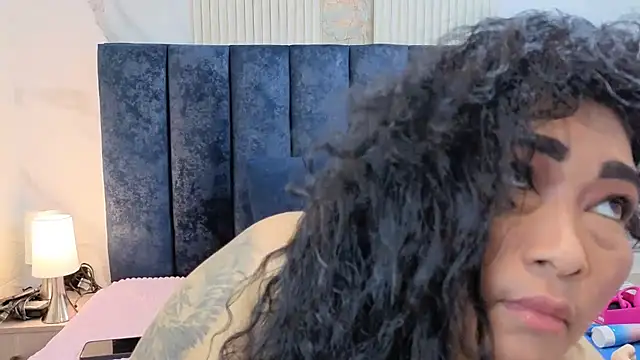 Snapshot of yunkeyc chatting on 11-23-25, 02:33 yunkeyc online show from 11-23-25, 02:33