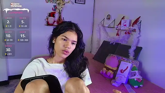 emycarver09 online show from 11-08-25, 11:43