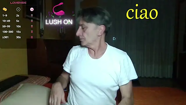 Snapshot of lattediyak chatting on 10-11-25, 12:32 lattediyak online show from 10-11-25, 12:32