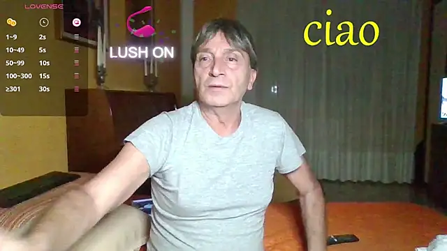 Snapshot of lattediyak chatting on 10-13-25, 12:21 lattediyak online show from 10-13-25, 12:21