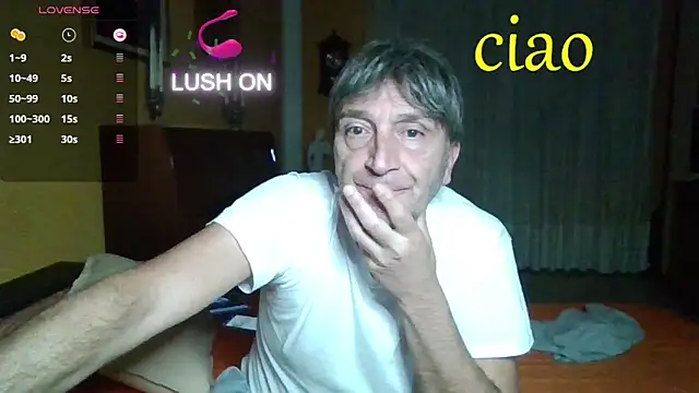 Snapshot of lattediyak chatting on 10-15-25, 01:06 lattediyak online show from 10-15-25, 01:06