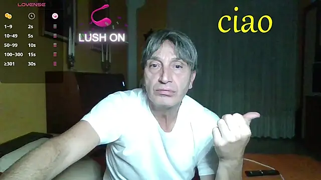 Snapshot of lattediyak chatting on 10-18-25, 11:05 lattediyak online show from 10-18-25, 11:05