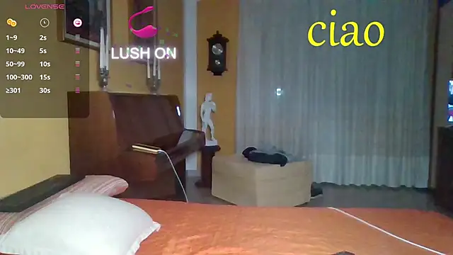 Snapshot of lattediyak chatting on 10-21-25, 12:00 lattediyak online show from 10-21-25, 12:00