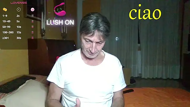 Snapshot of lattediyak chatting on 10-21-25, 11:49 lattediyak online show from 10-21-25, 11:49