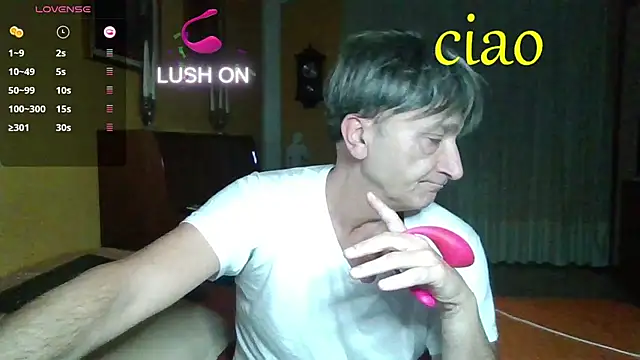 Snapshot of lattediyak chatting on 10-25-25, 12:18 lattediyak online show from 10-25-25, 12:18