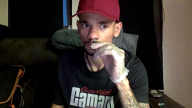 Snapshot of DrewTheTOP chatting on 12-15-25, 06:01 DrewTheTOP online show from 12-15-25, 06:01