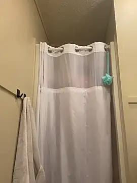 Snapshot of NeedyGlister chatting on 12-16-25, 07:52 NeedyGlister online show from 12-16-25, 07:52