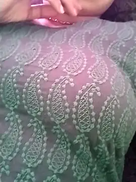 Snapshot of NehaQn chatting on 09-17-25, 09:00 NehaQn online show from 09-17-25, 09:00