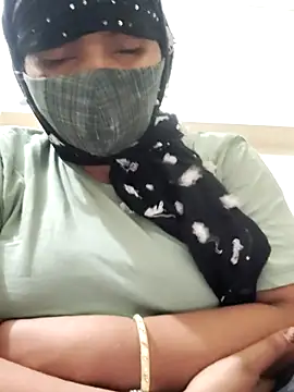 Snapshot of Suman_Rani_ chatting on 09-24-25, 09:40 Suman Rani  online show from 09-24-25, 09:40