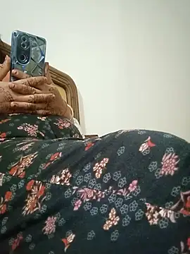 Snapshot of Suman_Rani_ chatting on 10-14-25, 07:25 Suman Rani  online show from 10-14-25, 07:25