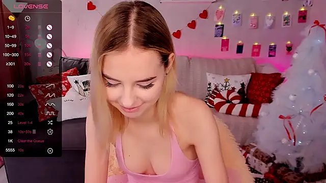 Snapshot of LillianShine chatting on 01-08-26, 08:27 LillianShine online show from 01-08-26, 08:27