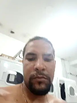 Snapshot of PauMolao85 chatting on 12-18-25, 10:05 PauMolao85 online show from 12-18-25, 10:05