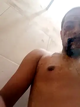 Snapshot of PauMolao85 chatting on 12-19-25, 03:30 PauMolao85 online show from 12-19-25, 03:30