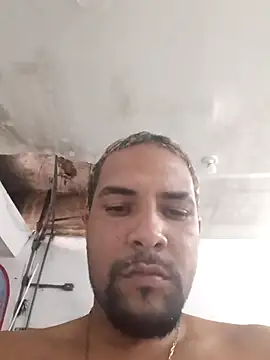 Snapshot of PauMolao85 chatting on 12-20-25, 06:04 PauMolao85 online show from 12-20-25, 06:04