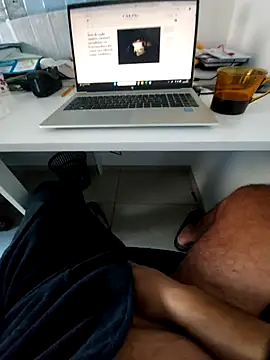 Snapshot of hpp66 chatting on 12-14-25, 08:20 hpp66 online show from 12-14-25, 08:20