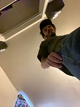 Snapshot of Pedro98801 chatting on 10-17-25, 05:15 Pedro98801 online show from 10-17-25, 05:15