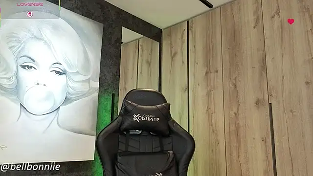 belllbonniie online show from 10-28-25, 08:00