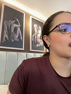 Tayler Kim online show from 12-15-25, 06:34