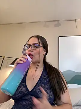 Tayler Kim online show from 02-21-26, 06:42