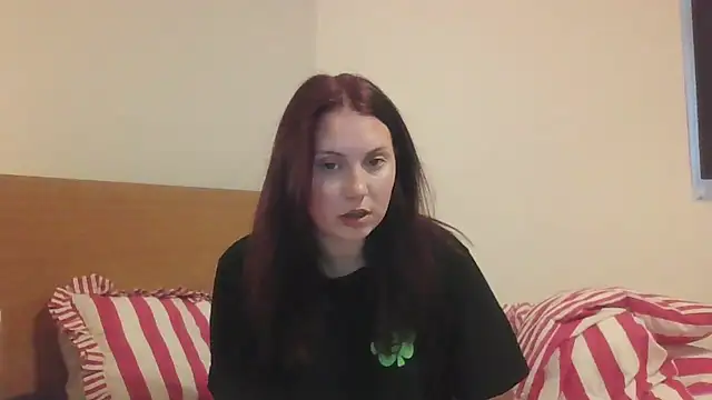 RoseMaee online show from 10-21-25, 03:57