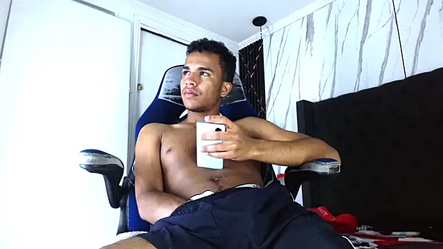 aston xvera online show from 10-18-25, 03:35