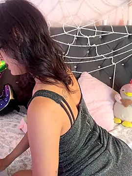 Im Lyan online show from 10-24-25, 04:14