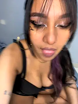  Chloe Smith online show from 09-14-25, 04:11