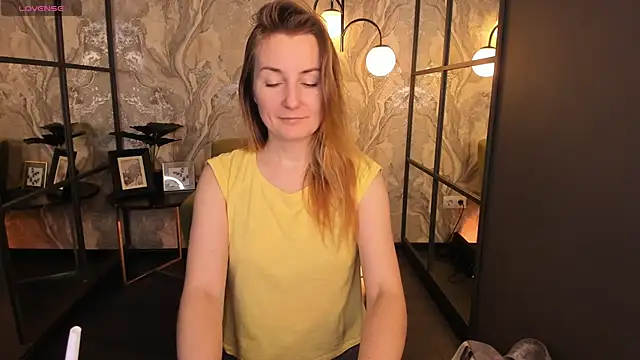 Snapshot of MeggySun chatting on 11-02-25, 01:24 MeggySun online show from 11-02-25, 01:24